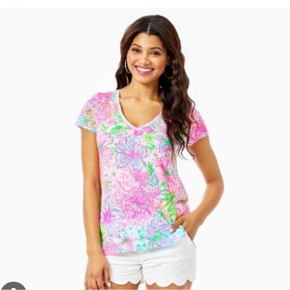 Lilly Pulitzer Ella v neck tee NWOT - Picture 5 of 5